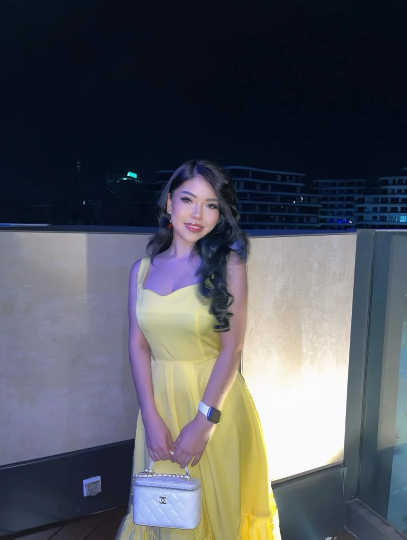 Vanessa - Photo 17